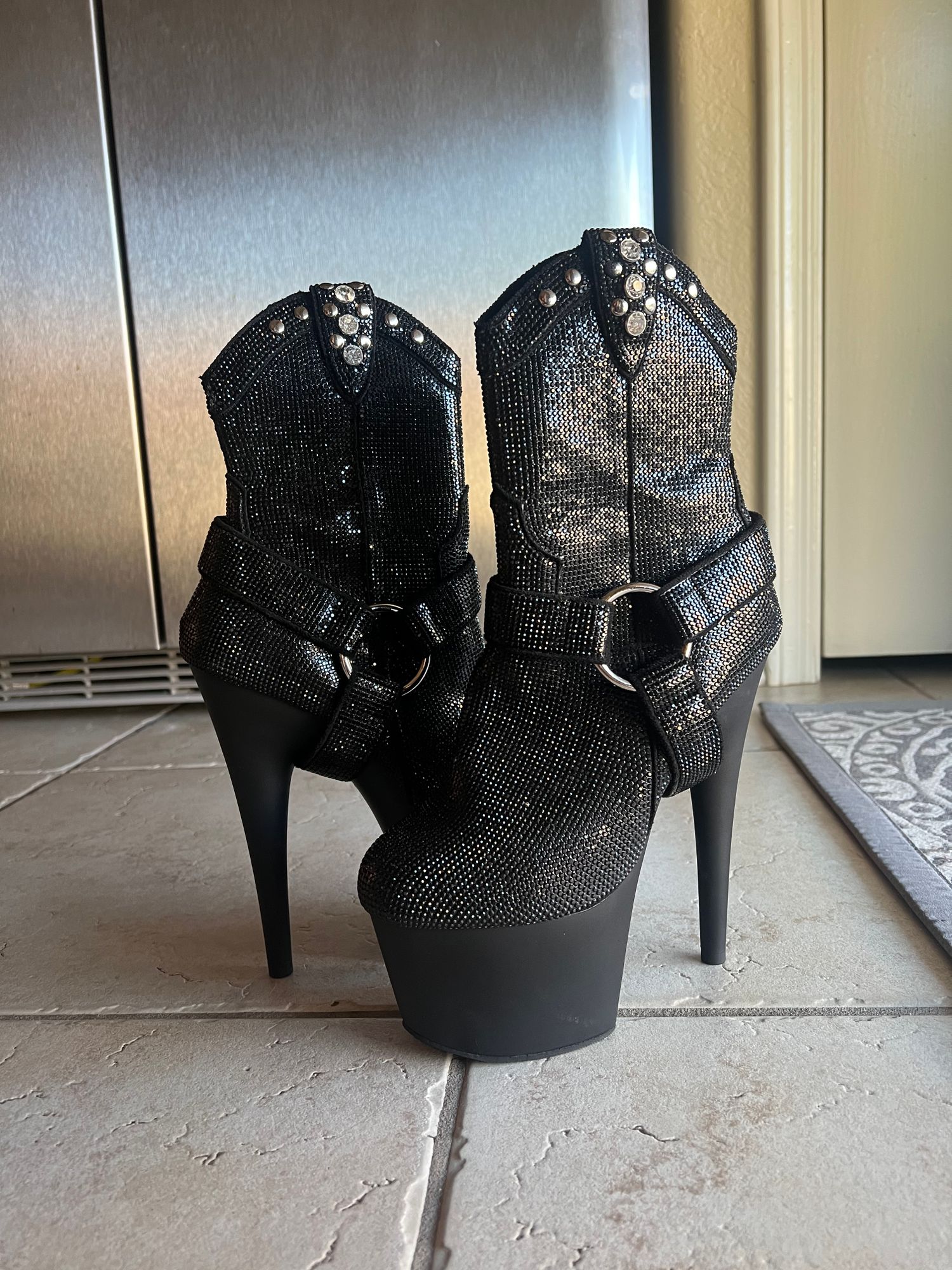 Tacones Pleaser ADORE-1008SQ - Negro Sequins Dark - Vive Pole