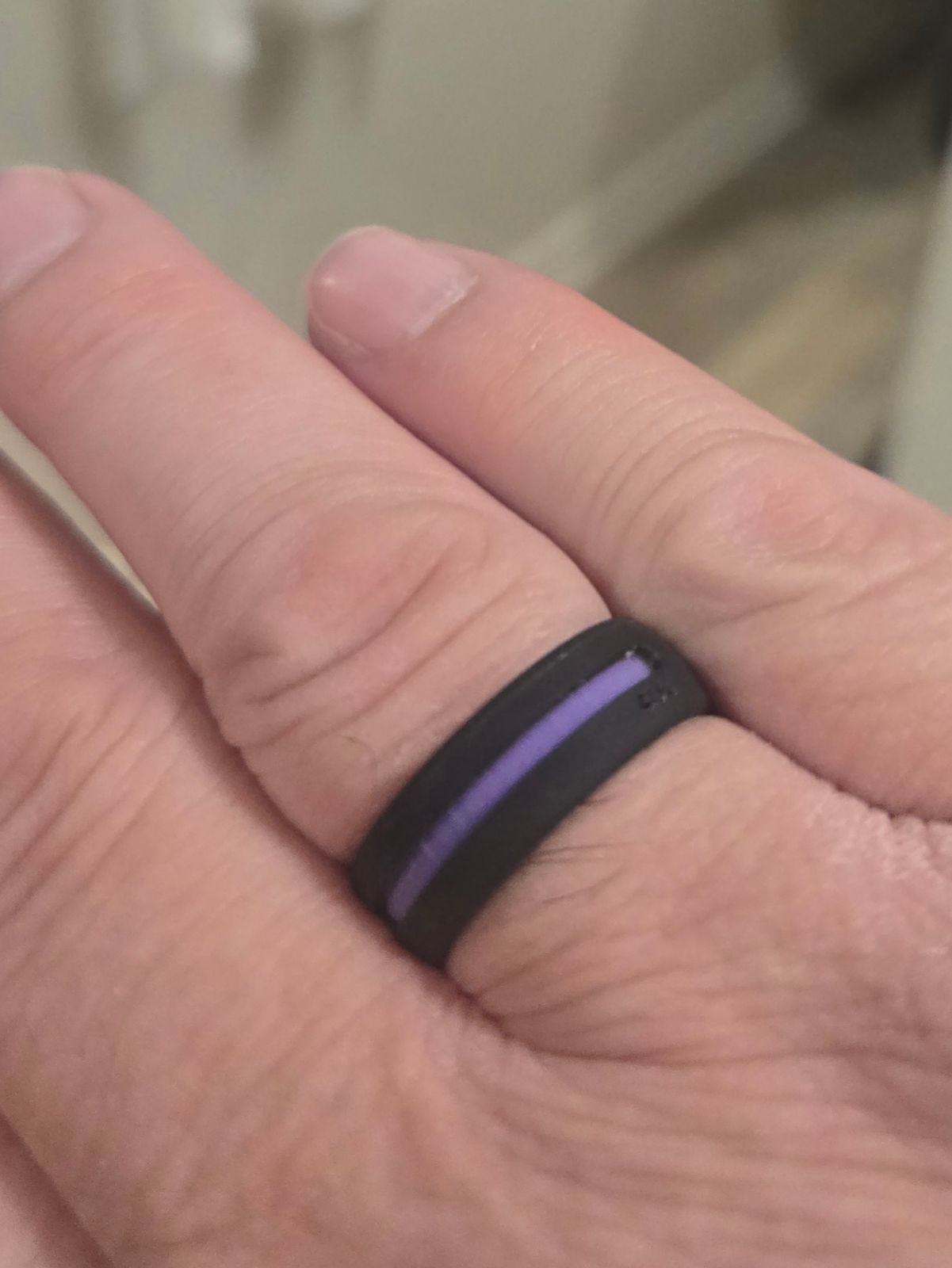 What Does A Black Ring On The Middle Finger Mean Left Hand Middle Finger Ring Meaning Meaning Ring On Middle Finger Left  Hand Man Black Band On Left