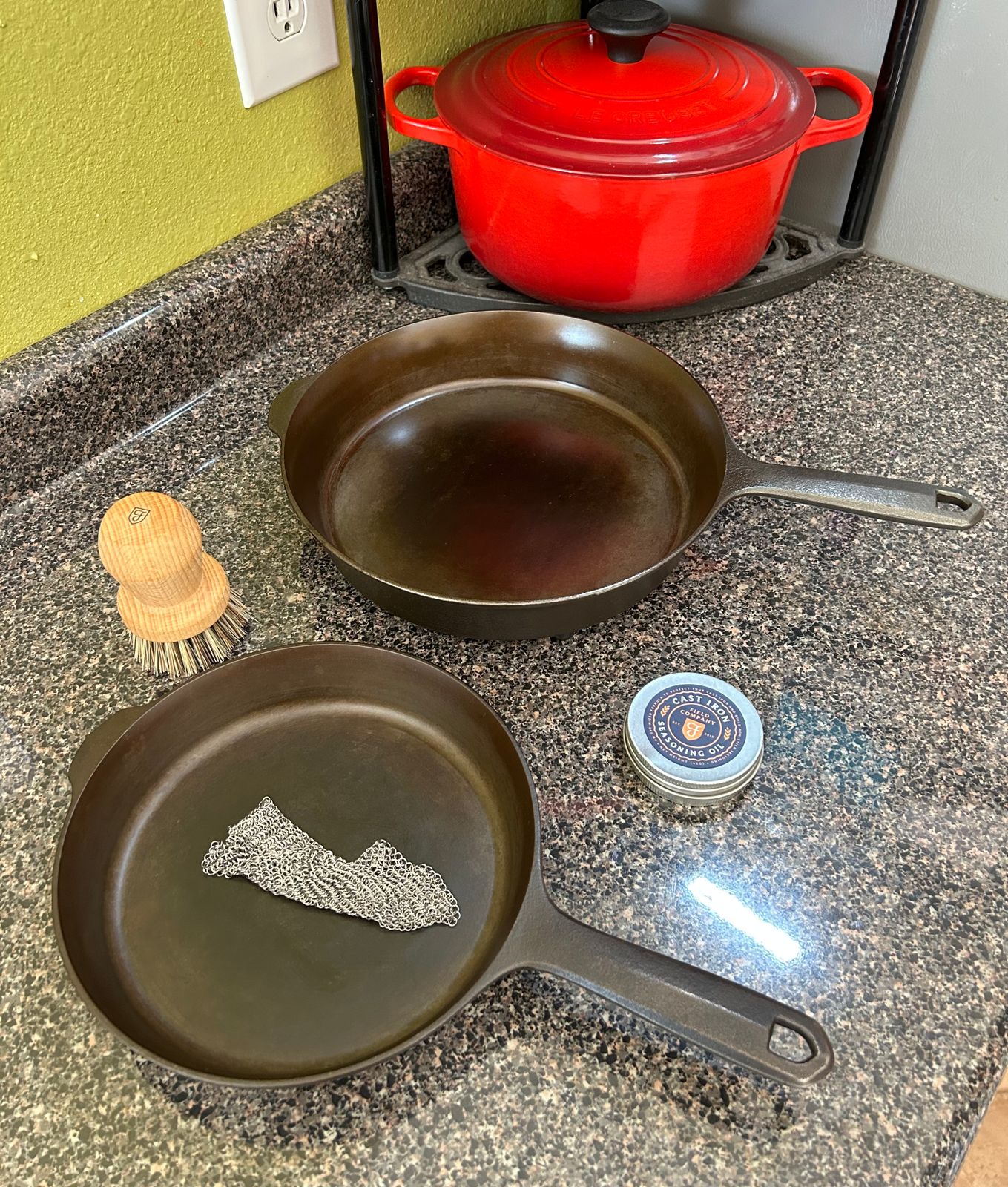 Cast Iron Seasoning Oil – Field Company