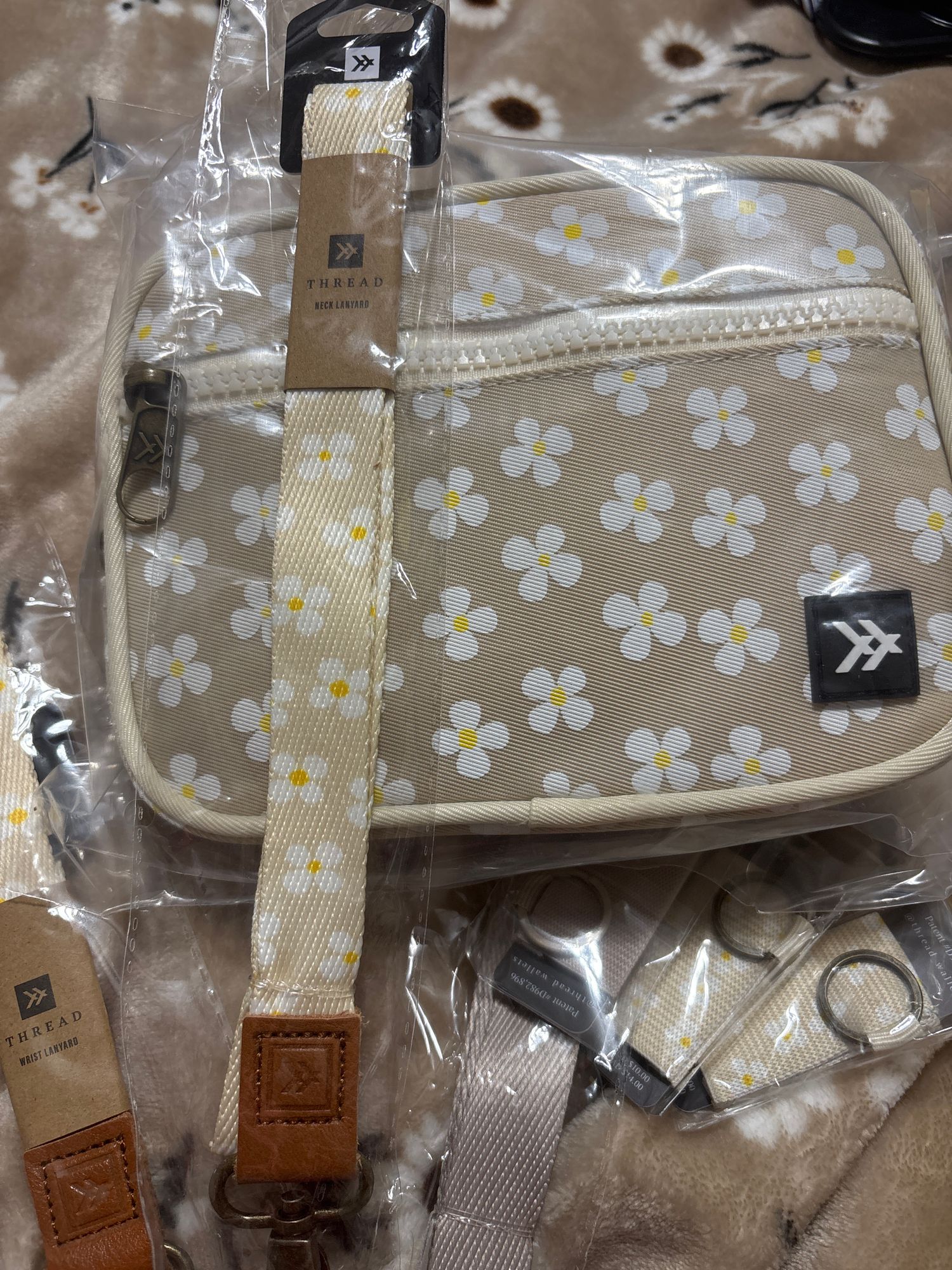 Off White | Belt Bag (Fanny Pack) | Versatile & Stylish  display picture 1