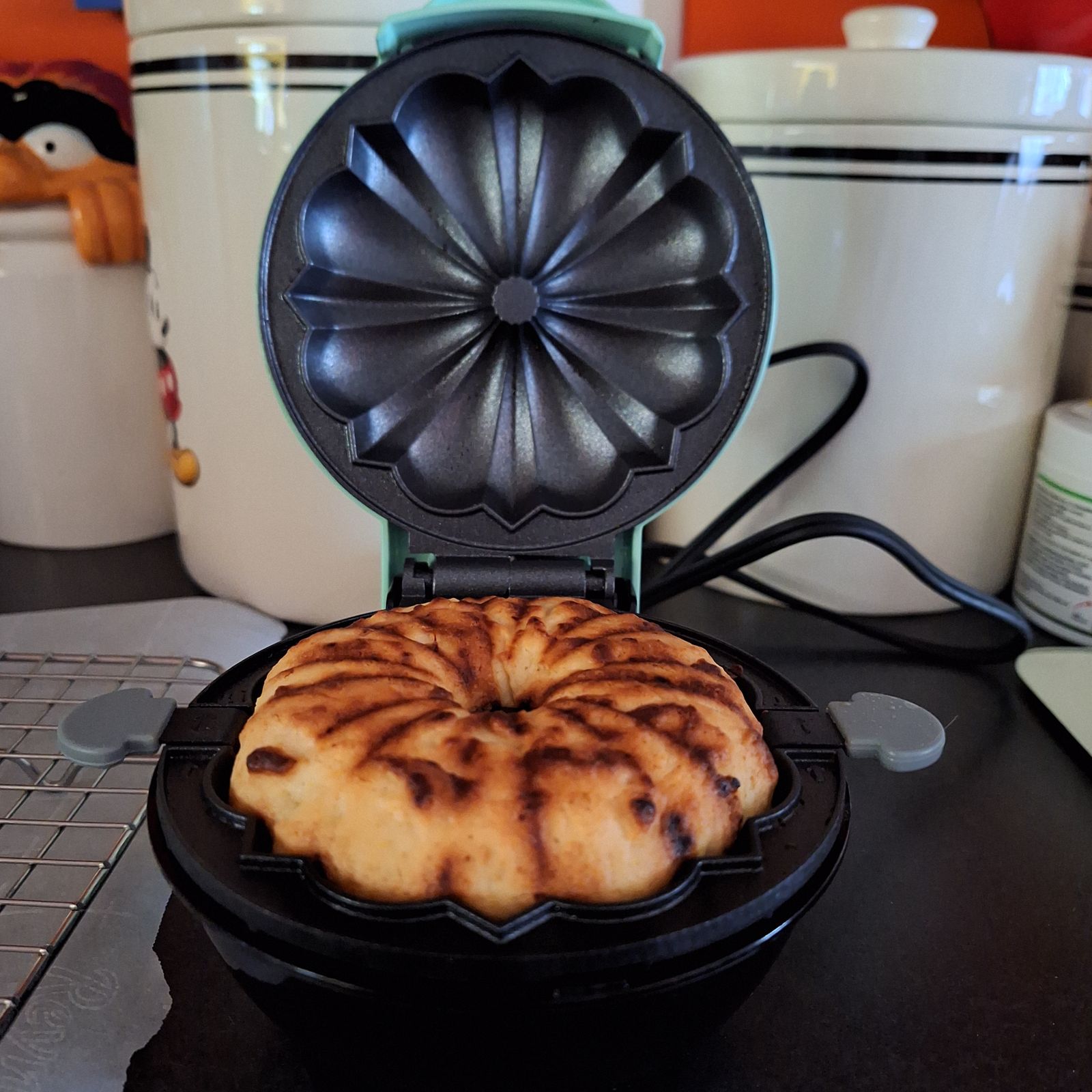 Mini Bundt Cake Pan Dash