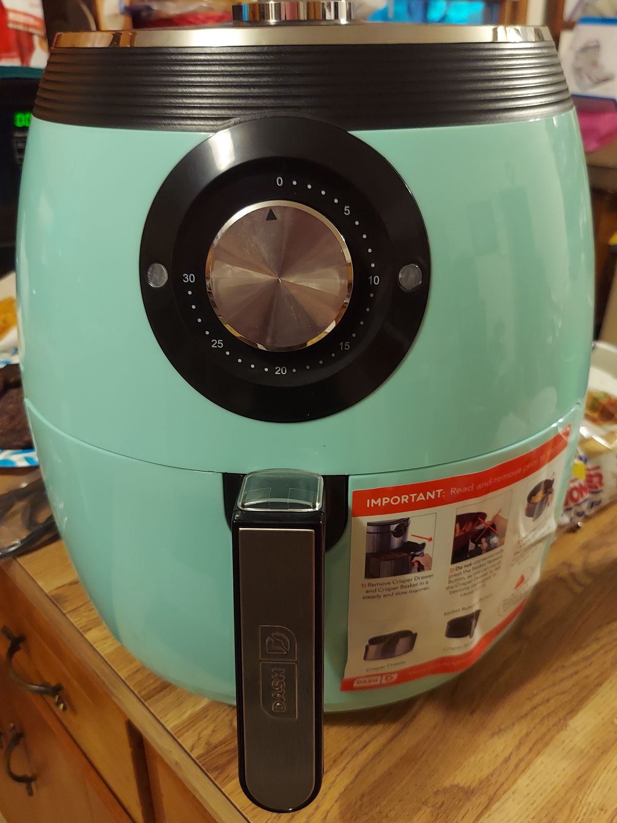 Deluxe Air Fryer | 6QT Air Fryer & Recipe Guide | Dash display picture 1