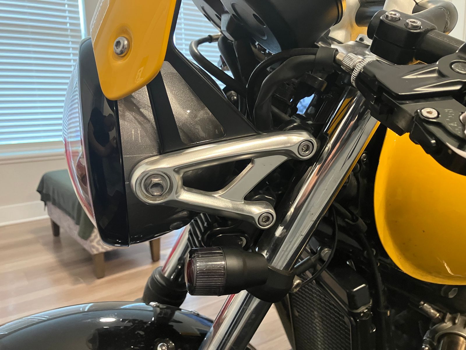 Classic Bike Shop Aluminum Headlight Mount Brackets For Triumph Bonneville Thruxton