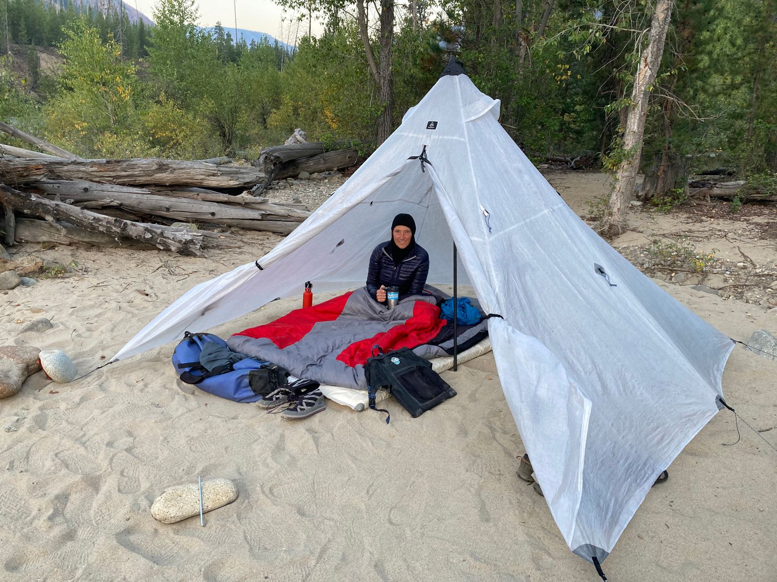 Hyperlite Mountain Gear UltaMid 4 Ultralight Pyramid Tent