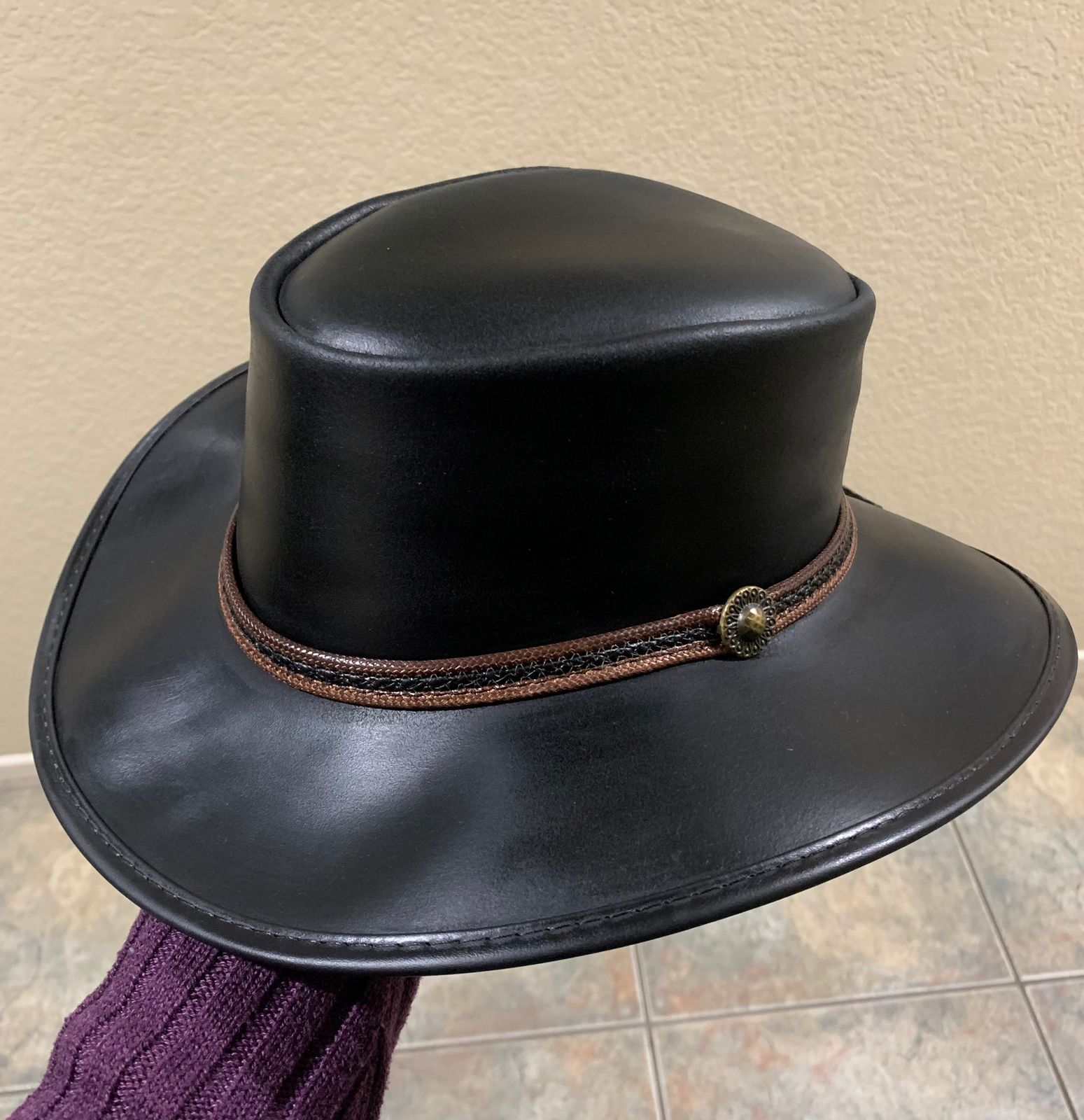 Midnight Rider | Womens Black Leather Outback Hat – American  display picture 2