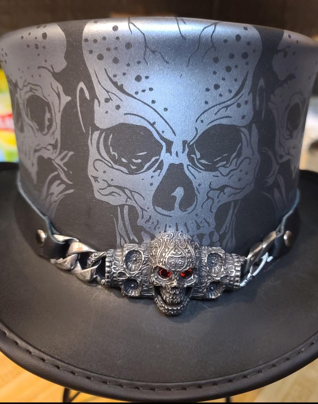Red Eye Skull | Metal Chain Hat Band – American Hat Makers display picture 1