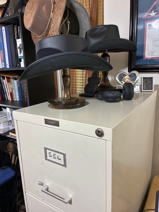 Wooden Table Top Hat Stand – American Hat Makers