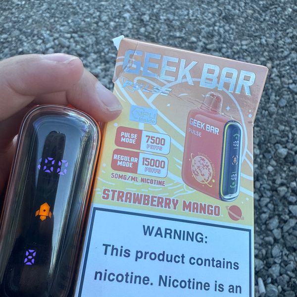 elf bar vape uk Strawberry Mango - Geek Bar Pulse 15000 main image 1