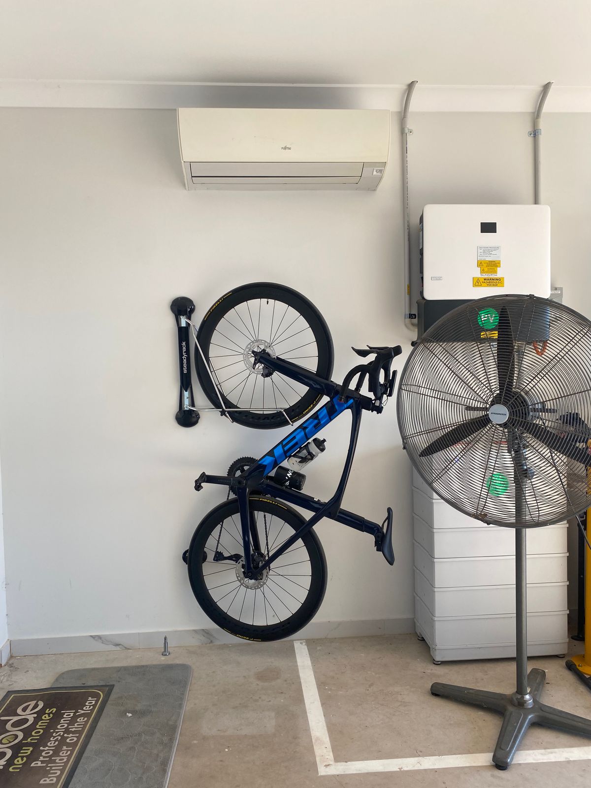 Classic Road Bike Rack Bicycle Rack For Road, Hybrid BMX Bikes