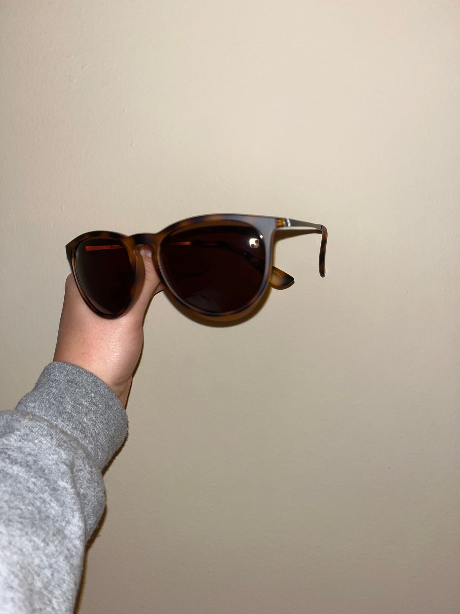 Broadway Nika Polarized Sunglasses - Tortoise Frame & Amber  display picture 2