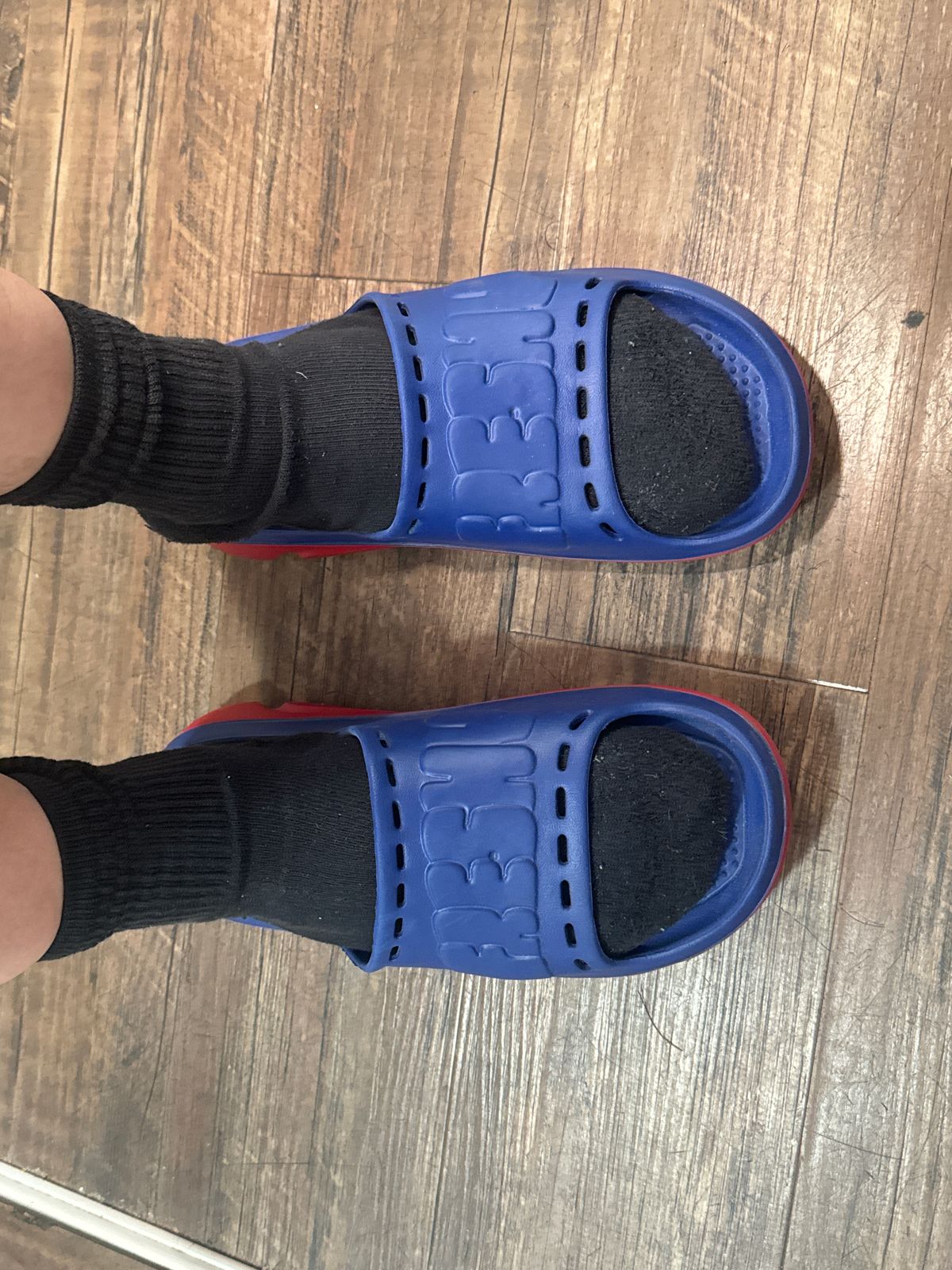 Cali Slides | FRESHY display picture 2