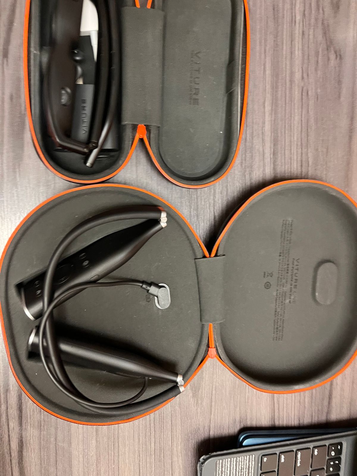VITURE One ネックバンド充電ケース | VITURE