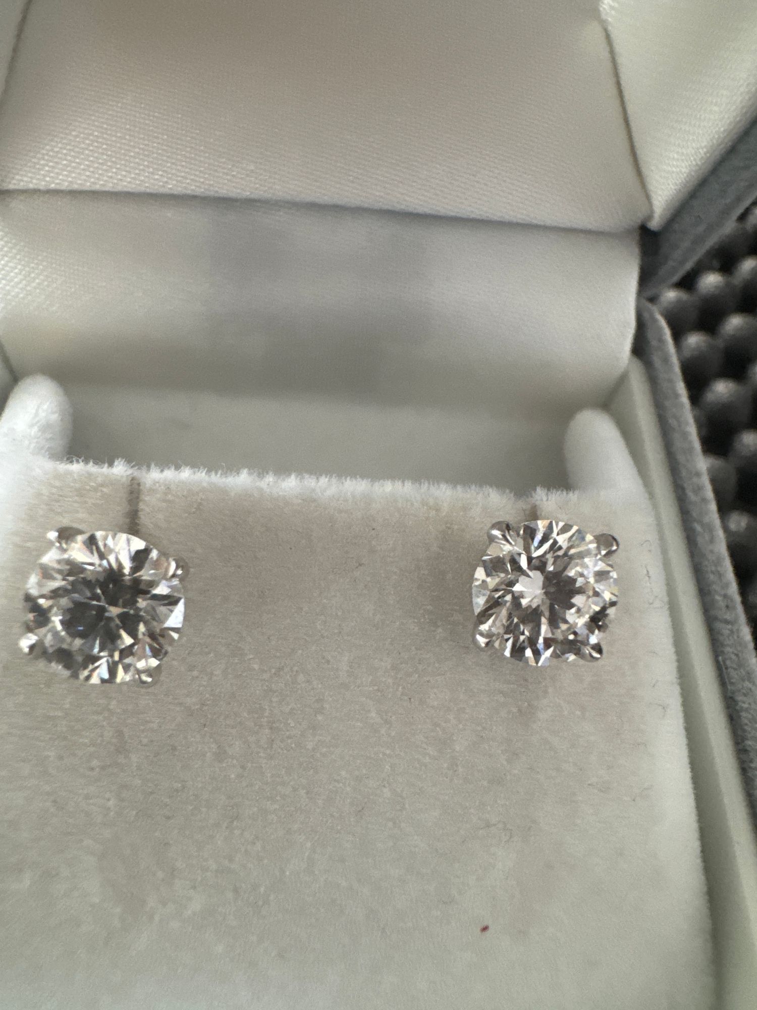 Beautiful Diamond Studs review photo