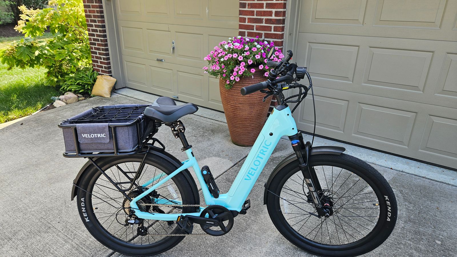 Velotric Ebike Rear Basket (M) 2.0 - Aluminum Alloy Construction Velotric Ebike Rear Basket (M) 2.0 - Aluminum Alloy Construction