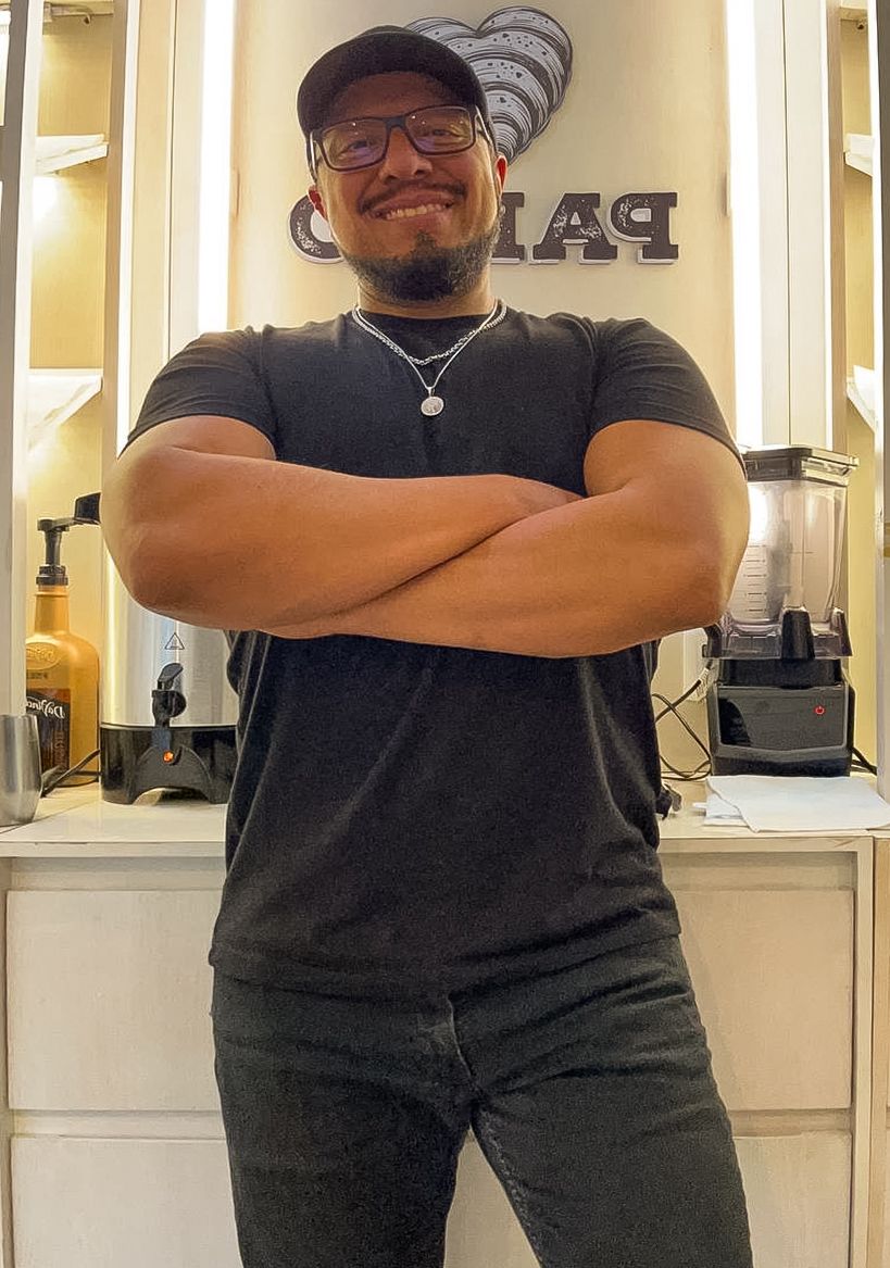 Customer Israel C. F. wearing a black True Classic crew
