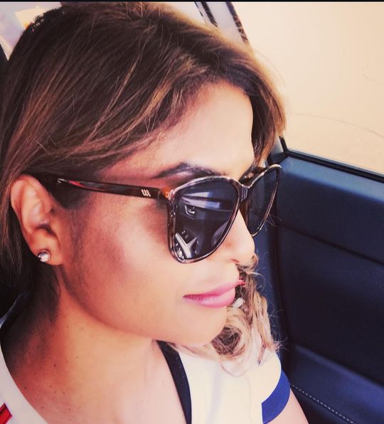 Entitlement Tort Female Cat-Eye Sunglasses | Le Specs display picture 3