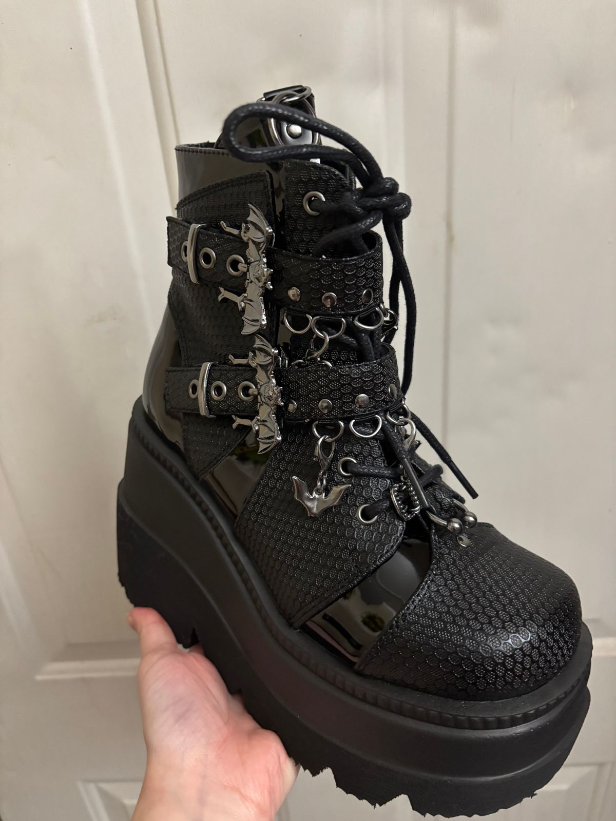 Baskets Gothiques Punk Demonia DEV 06/BW - Taille 45 - Noir - Neuf En Boîte