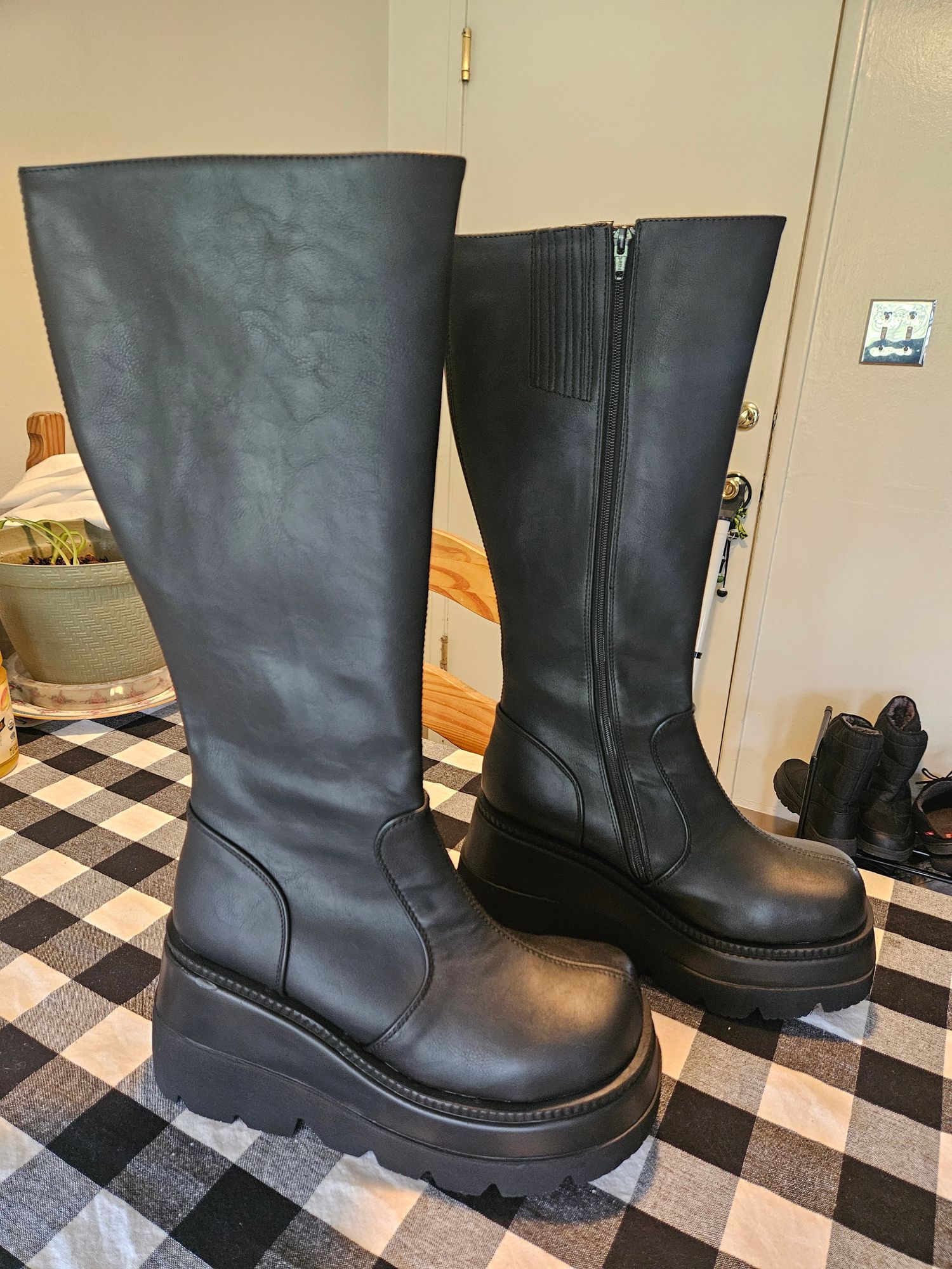 Demonia Shoes Demonia Shaker 100 Calf Size Wide Calf Boots