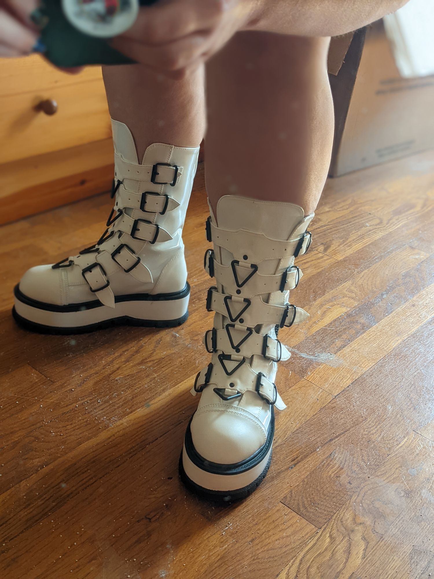 Outfit White Demonia Shoes DEMONIA 