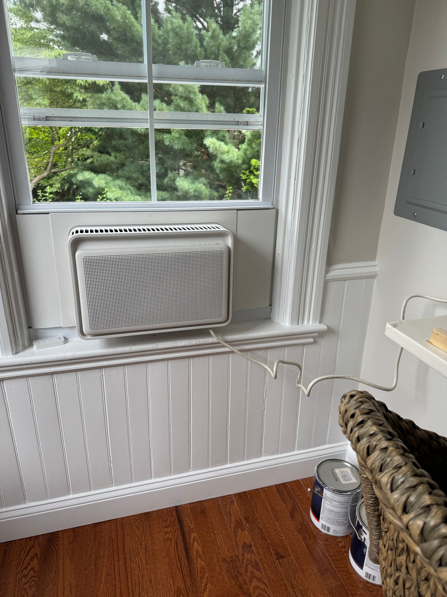 Can You Put a Window Air Conditioner on the Floor: Expert Tips