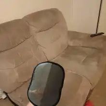 Le gant sur un fauteuil