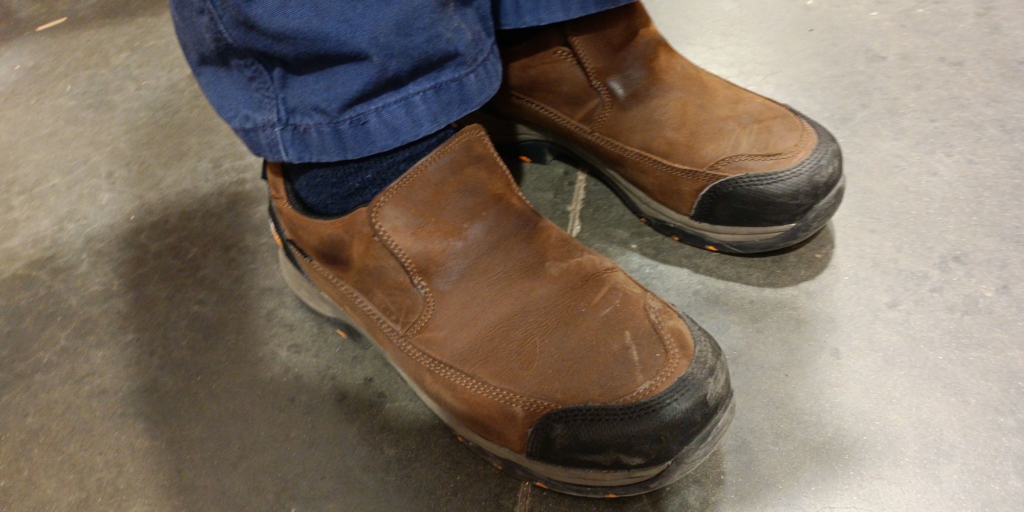Ariat Men\'s Sz 9.5 Rockwood Slip-On Casual Shoes in distressed brown Ariat® Men main image 2