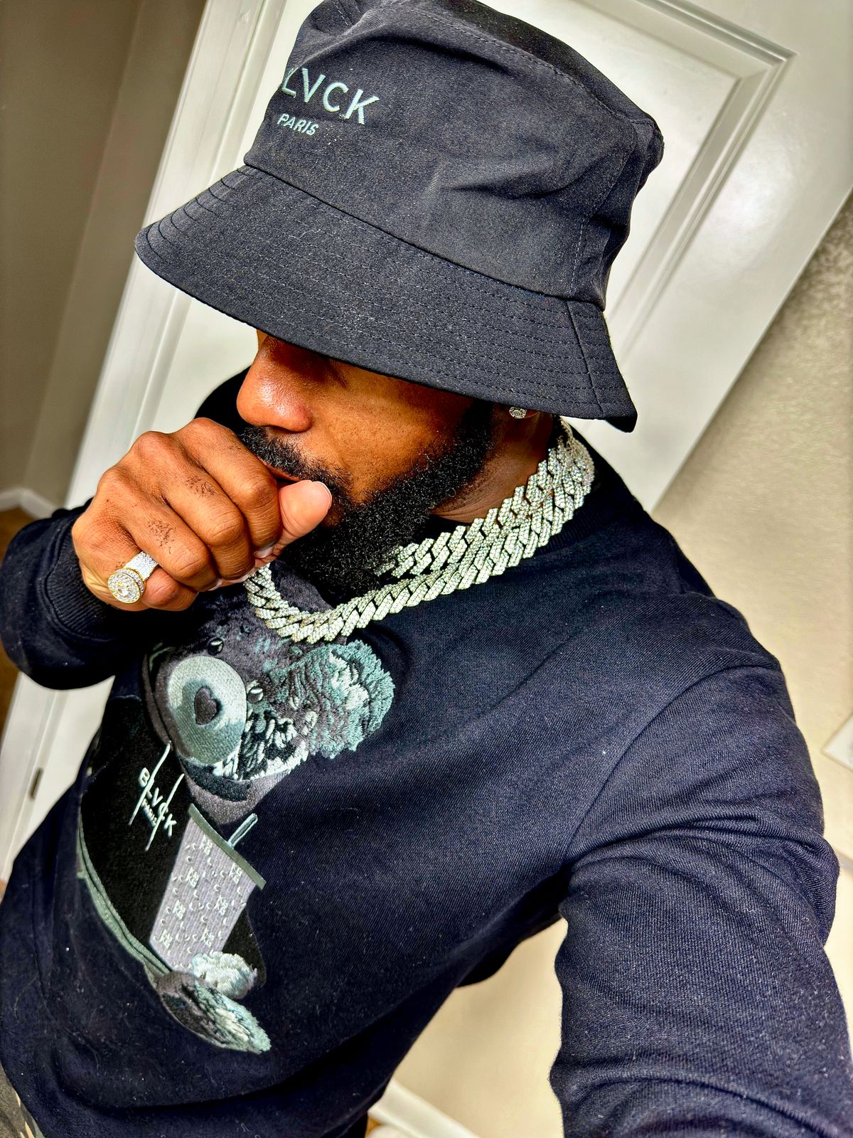 V•73 Black Bucket Hat nwt Imported LV Mine Bucket Hat S00 - Women - Accessories | LOUIS VUITTON ® main image 3