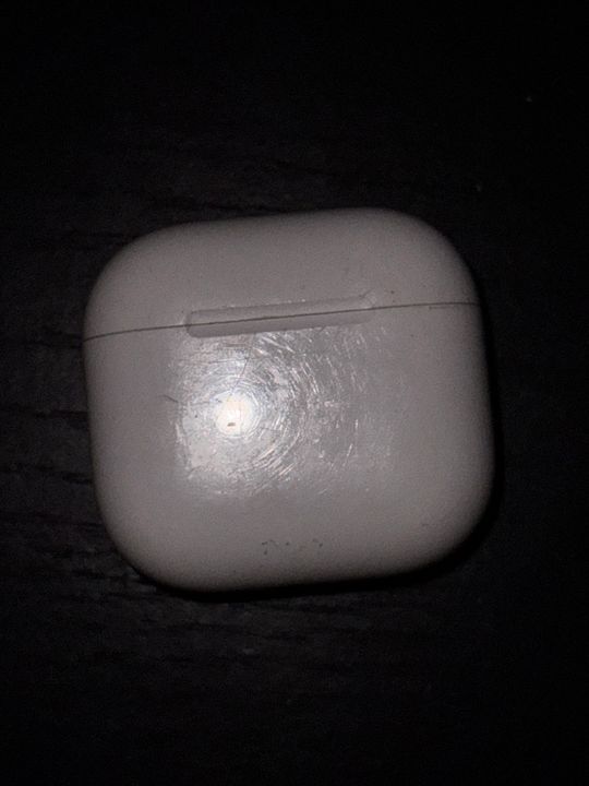 AirPods (2nd Gen) with Charging Case White – Plug